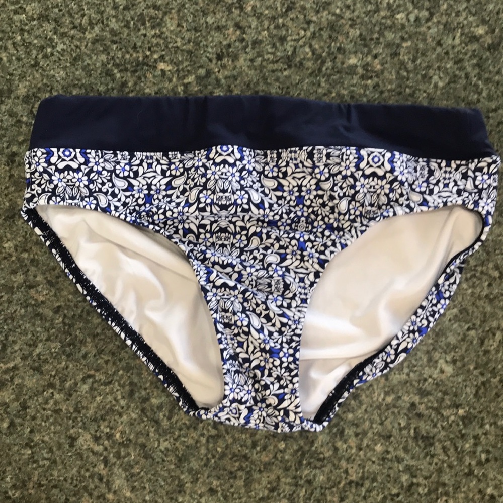 Land’s End swim bottom size 8